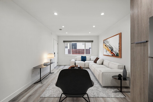 Photo - 2034 Garth Avenue