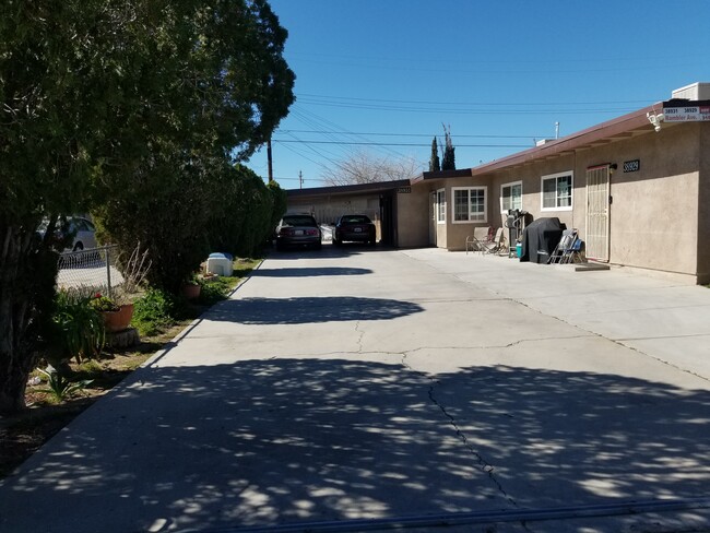 Building Photo - 38929 Rambler Ave Unit One