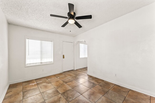 Photo - 709 E 108th St Unit 709