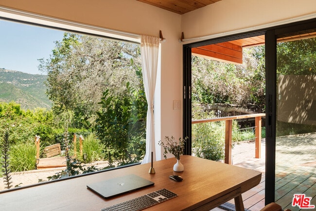 Photo - 26237 Fairside Rd