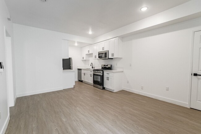 Photo - 1527 Veteran Ave