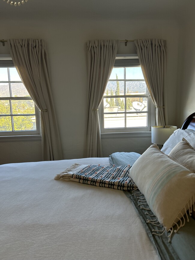 Photo - 1294 Boynton St Unit House