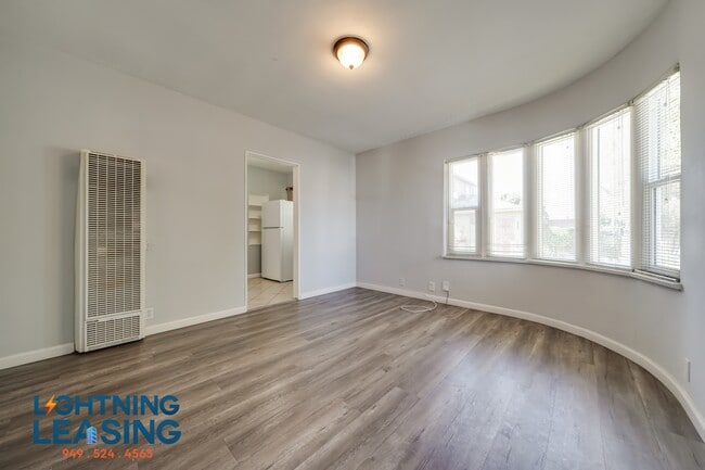 Photo - 6417 S Van Ness Ave Condo Unit 5A