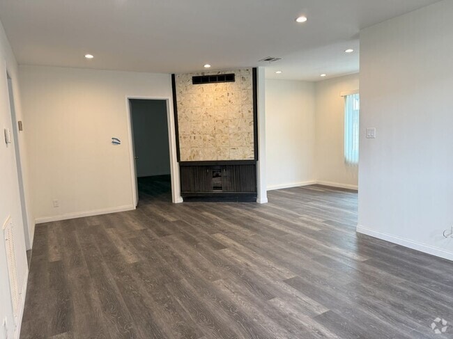 Building Photo - 525 Fischer, 1 Rental