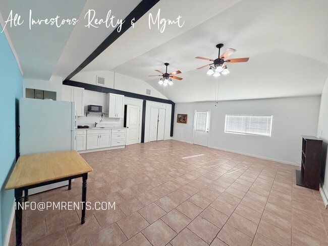 Photo - 420 Hutchison St