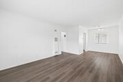 1BR, 1BA - 675SF - Living Room - 636 E. 97th St.