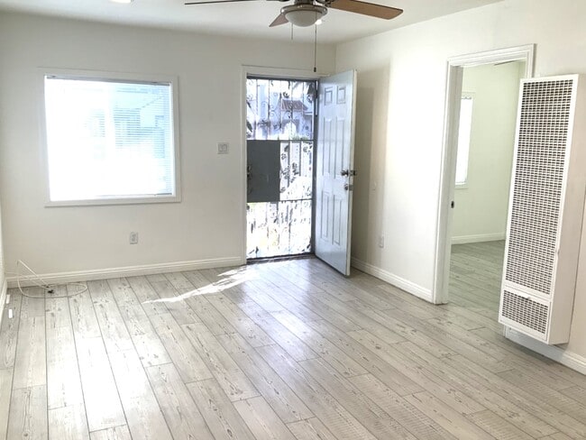 Photo - 1603 W 60th Pl
