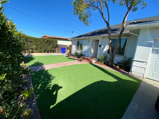 Photo - 4BD/2BA, Upgraded Kitchen! Sunroom!