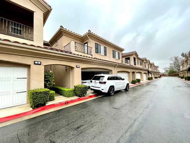 Photo - Modern and Chic 2 bed 2.5 bath in Newport Beach!!!