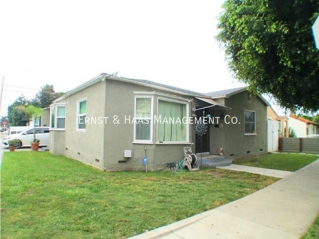 Building Photo - 358 E Sunset St