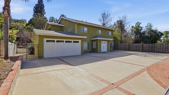 Building Photo - 10350 Johanna Ave