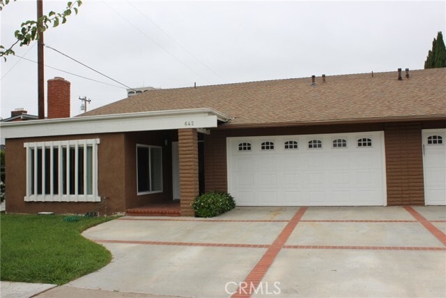 Photo - 642 Center St Townhome