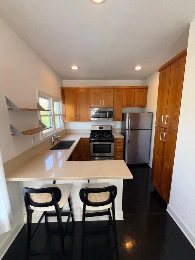 Photo - 1303 Cloverdale Ave Apartment Unit 8
