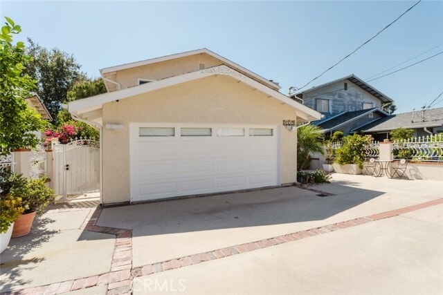 Photo - 10619 Mather Ave
