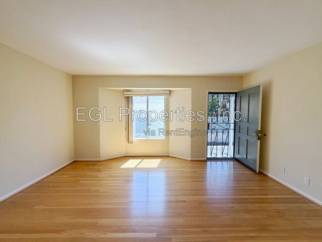 Photo - 5433 Cartwright Ave
