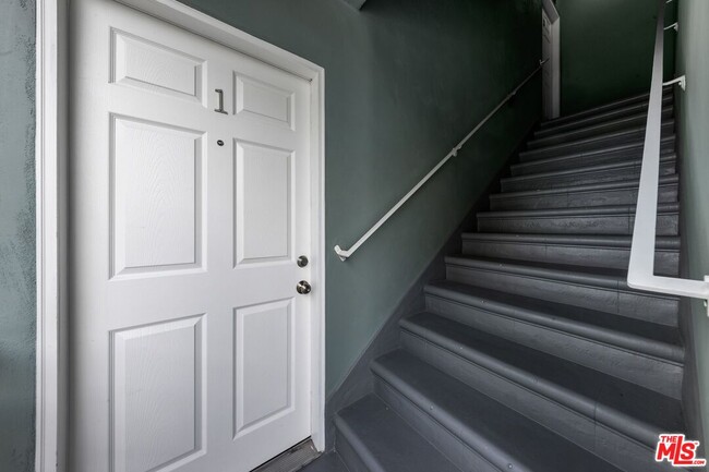 Photo - 643 Pacific St