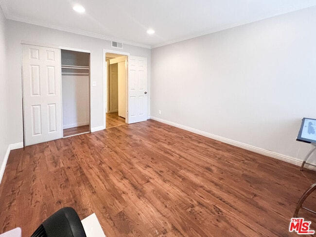 Photo - 18645 Hatteras St Unit 110