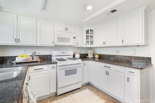 Photo - 1094 Sea Bluff Dr