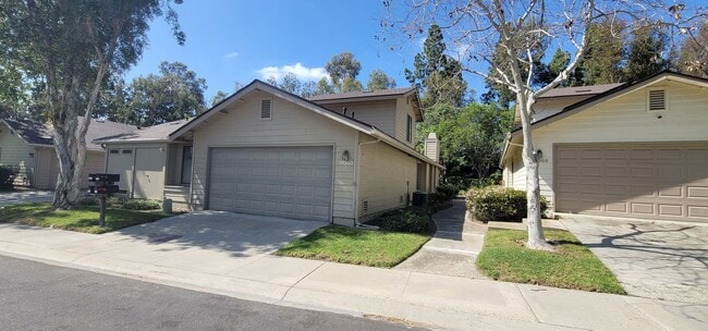 Building Photo - Spacious 3-Bedroom Townhome with Scenic Views in Glenwood Springs