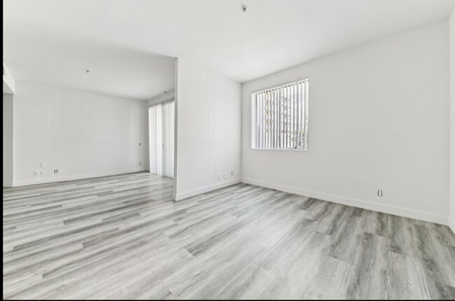 Photo - Kenmore Towers