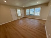 Photo - 1006-1008 W. Glenoak Unit 1006