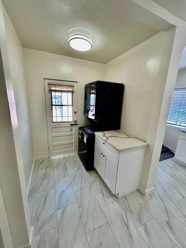 Photo - Remodeled 2 Bed | 1. Bath Unit #4351