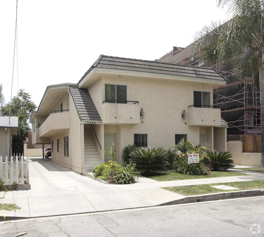 Photo - 11308 Huston St Apartments