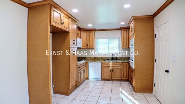 Photo - 19113 Radlett Ave