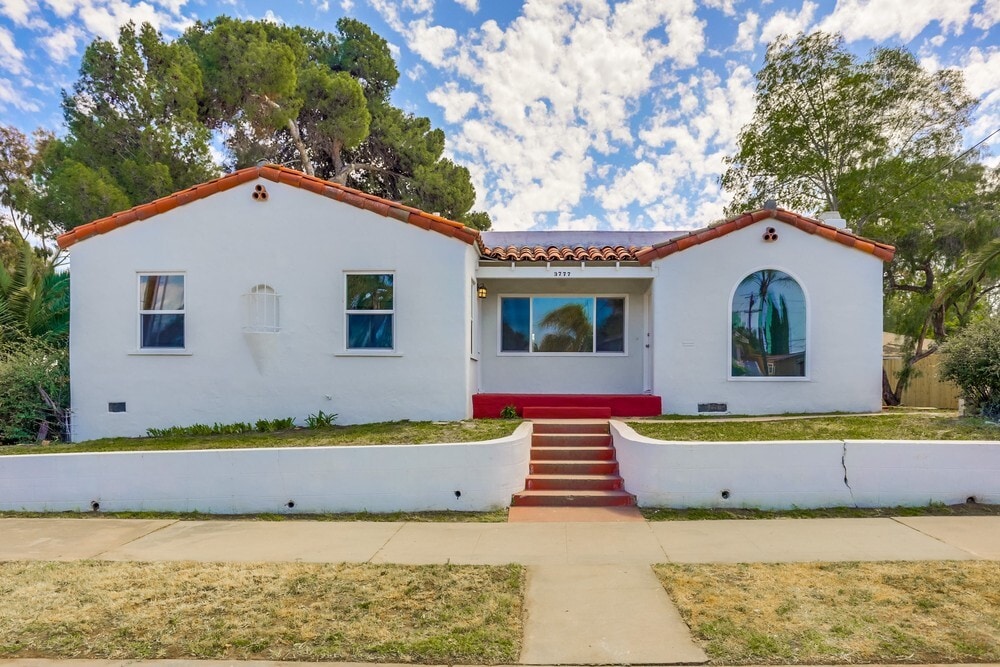 Photo - 3777 Dwight St