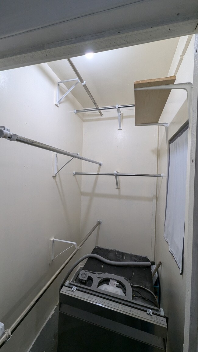 Unit#3 Walk-in Storage Closet - 18721 Galleano St