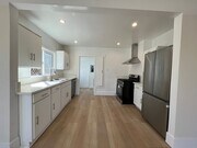 Photo - 2+1 w/all appliances + garage in central L...