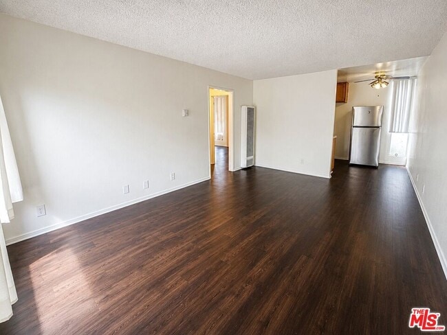 Building Photo - 1208 W Adams Blvd Unit 9