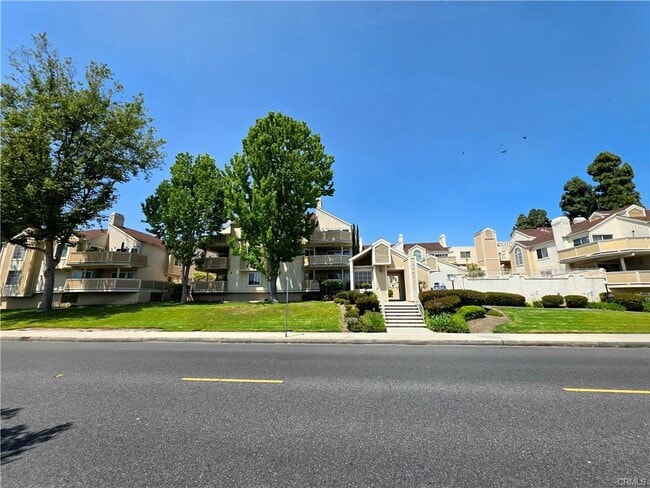 Building Photo - 3845 Farquhar Ave Unit 106