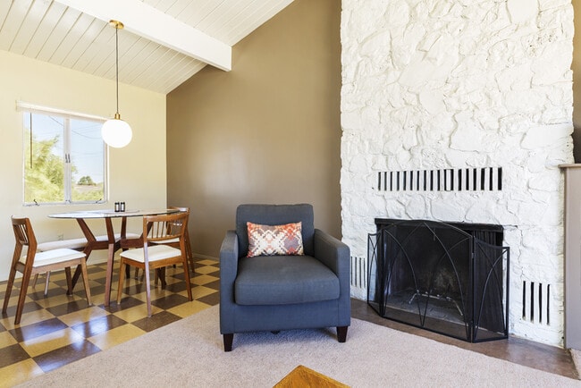 Photo - Cozy 2 bed/1 Bath house-UNFURNISHED **