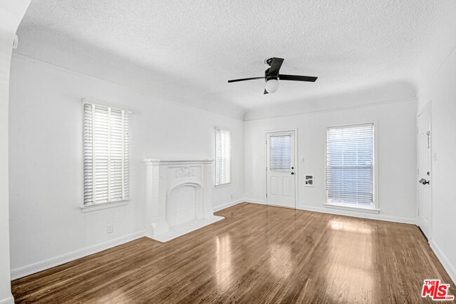 Photo - 1357 Cloverdale Ave