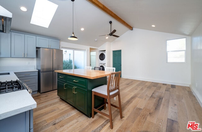 Photo - 6461 Whitman Ave