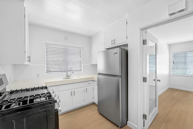 Photo - 844 2nd St Unit B
