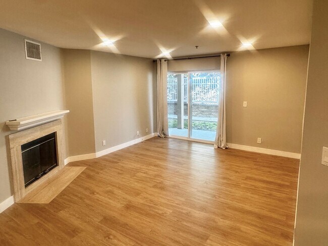 Photo - 5837 Oak Bend Ln Unit 208