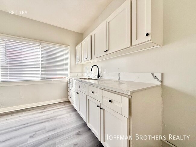 Building Photo - 2527 Cincinnati St