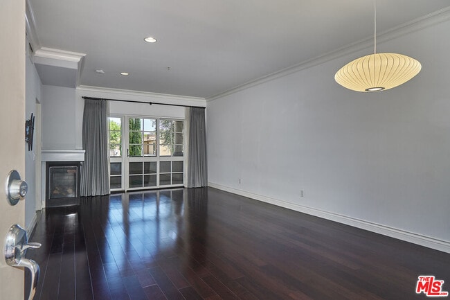 Photo - 851 N San Vicente Blvd Unit 102