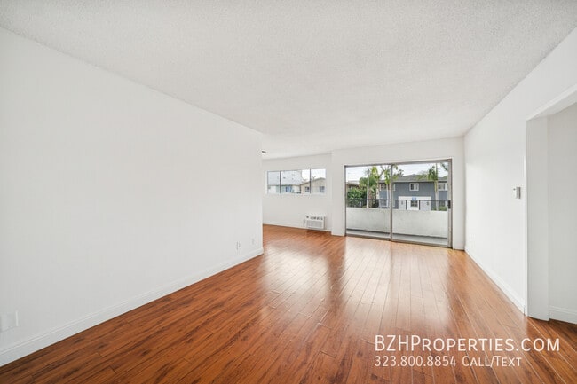 Building Photo - 1050 S Wooster St Unit 3