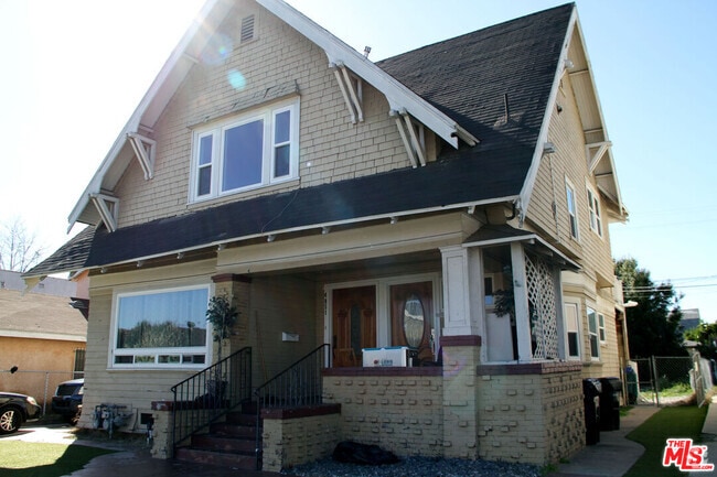 Building Photo - 4051 Normandie Ave Rental