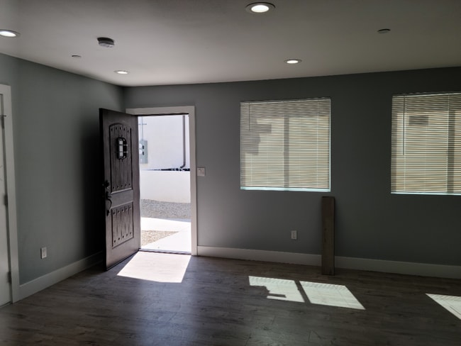 Building Photo - 33(1635) Unit 33(1635F)