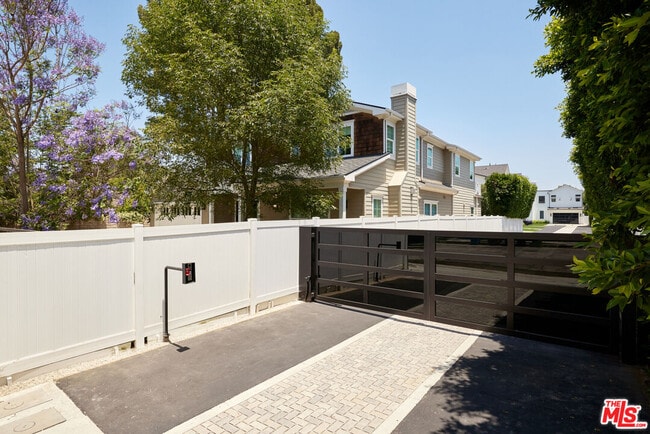 Photo - 15566 Chasmila Dr