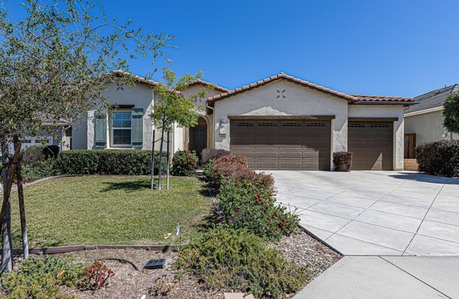 Building Photo - 955 Romneya Ln