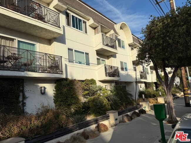 Photo - 2721 2nd St Condo Unit 108