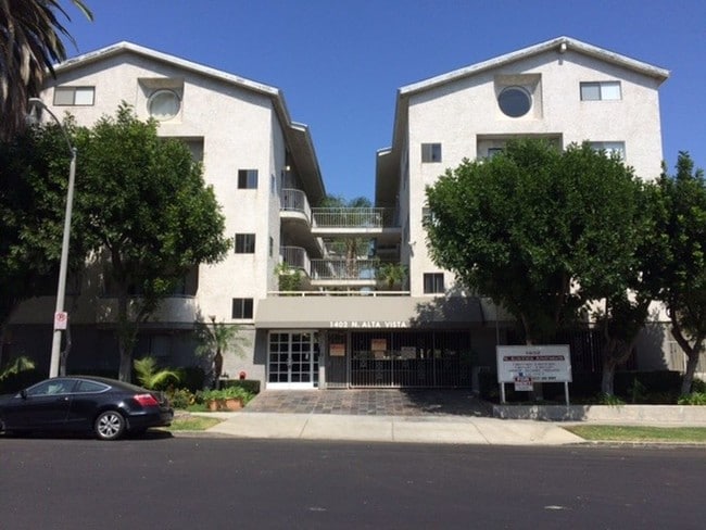 Building Photo - 1402 N Alta Vista Blvd Unit 204