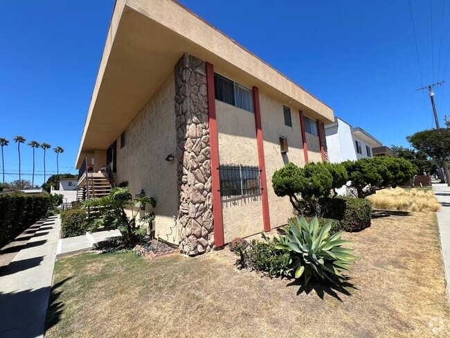 Building Photo - Beautiful First floor 3 bedroom Rose Park ... Rental