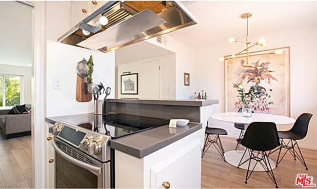 Building Photo - 1830 Taft Ave Unit 307 Rental