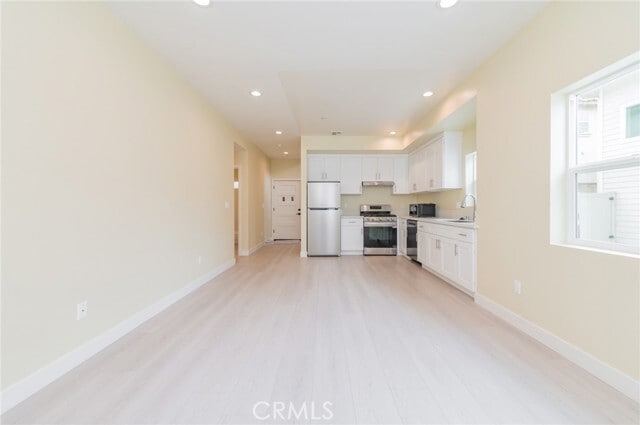 Photo - 642 W Grand Ave